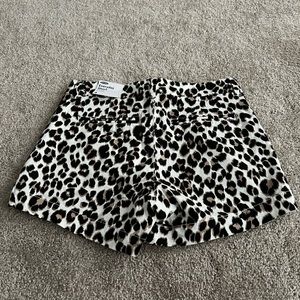Cute flirty Old Navy leopard print shorts.